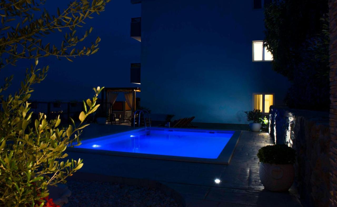 Hill Apartment With Private Pool Kučine Exterior foto